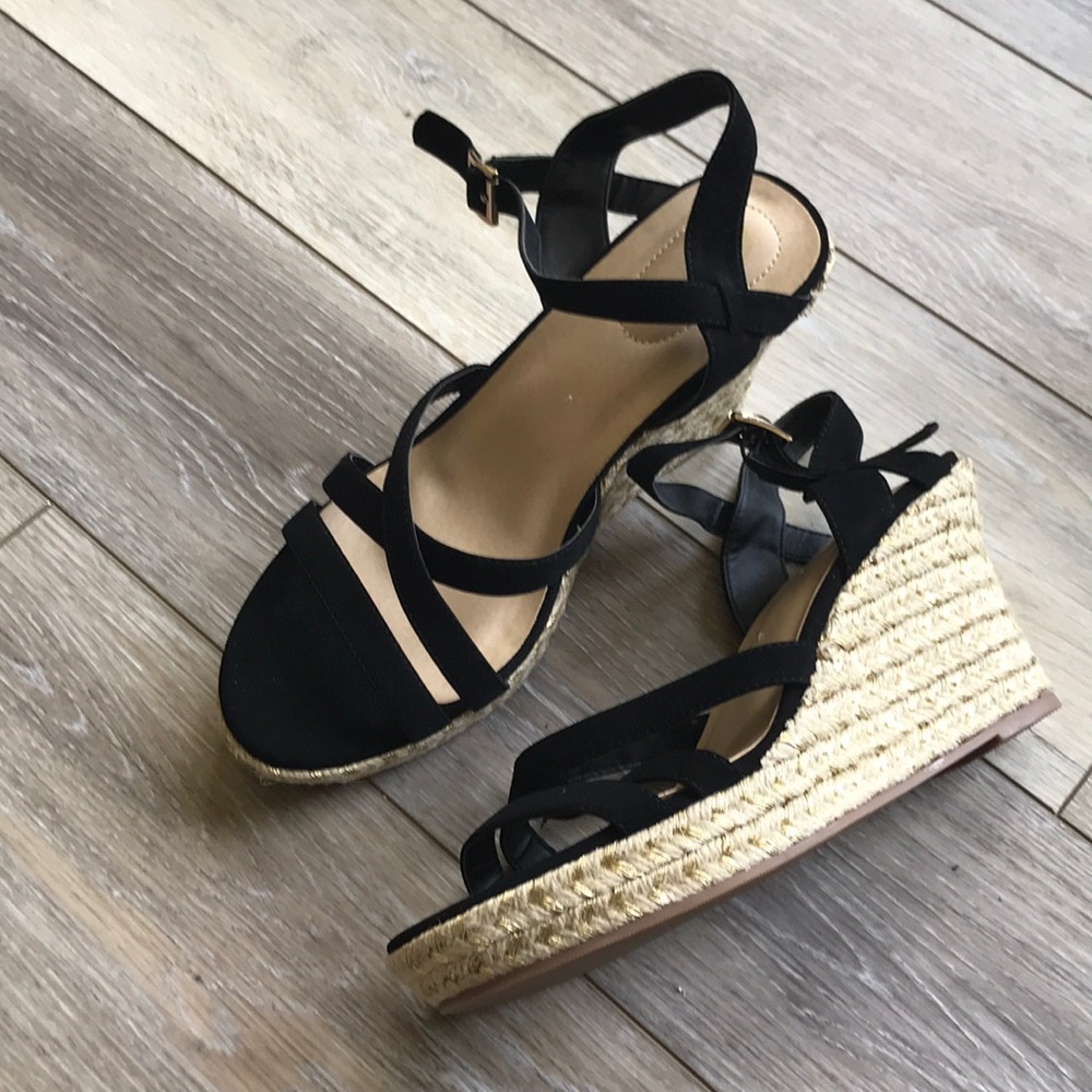 Like new!  Comfort wedge sandals size 10
